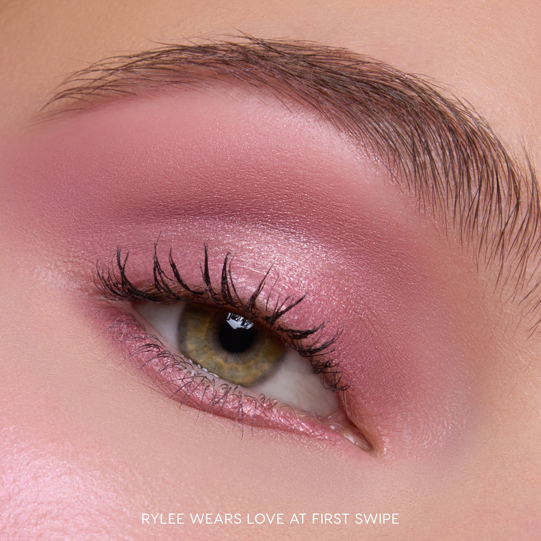 Love At First Swipe - Daily Set